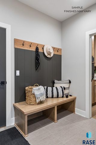 7413 E Twin Pines Ct Court, Sioux Falls, SD 57110