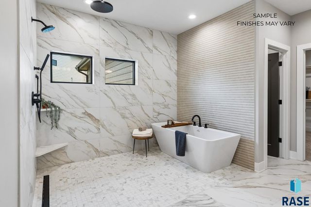 7413 E Twin Pines Ct Court, Sioux Falls, SD 57110