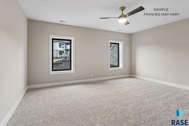 7413 E Twin Pines Ct Court, Sioux Falls, SD 57110