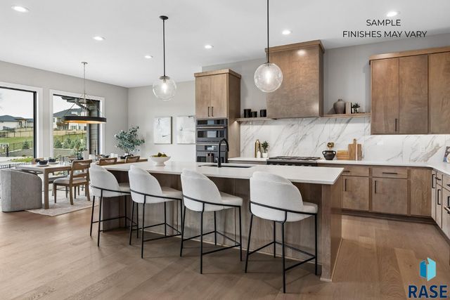 7413 E Twin Pines Ct Court, Sioux Falls, SD 57110