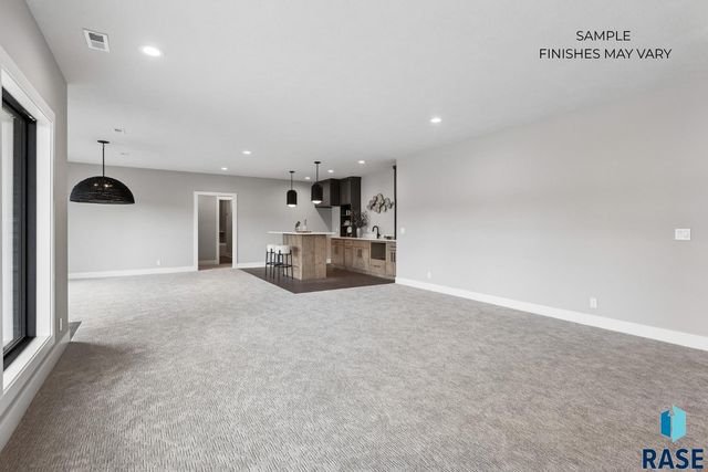 7413 E Twin Pines Ct Court, Sioux Falls, SD 57110