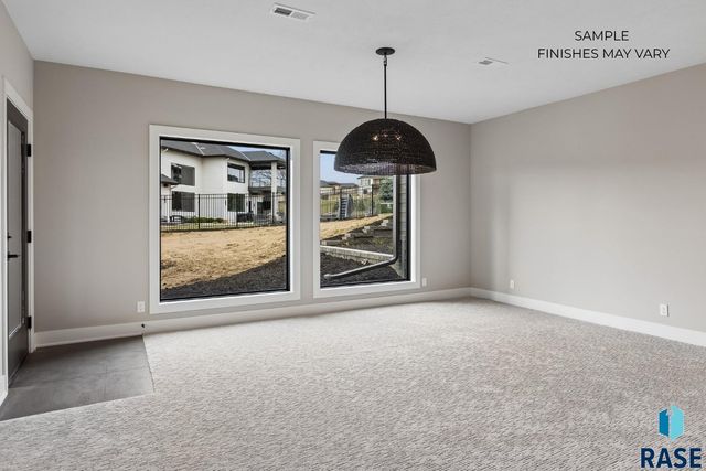 7413 E Twin Pines Ct Court, Sioux Falls, SD 57110