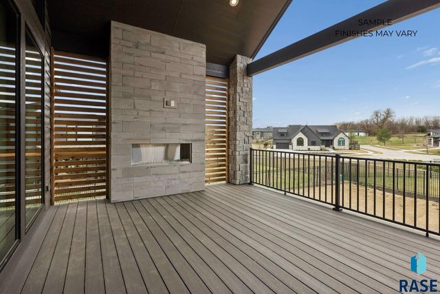 7413 E Twin Pines Ct Court, Sioux Falls, SD 57110