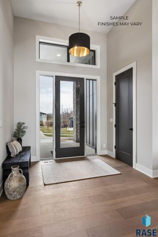 7413 E Twin Pines Ct Court, Sioux Falls, SD 57110