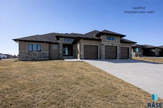 7413 E Twin Pines Ct Court, Sioux Falls, SD 57110