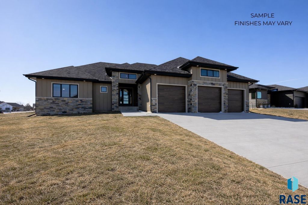 7413 E Twin Pines Ct Court, Sioux Falls, SD 57110