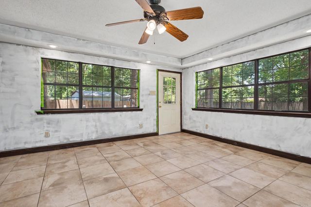 114 Foxdell Circle, Jacksonville, AR 72076