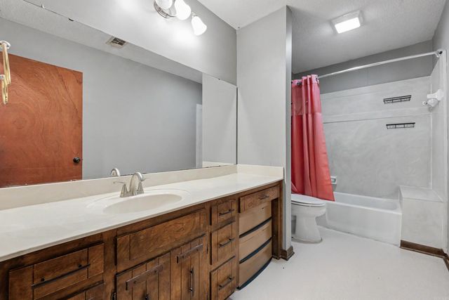 114 Foxdell Circle, Jacksonville, AR 72076