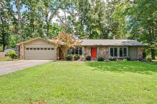 114 Foxdell Circle, Jacksonville, AR 72076
