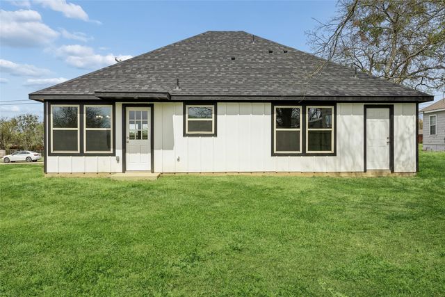 608 E South Street, Itasca, TX 76055