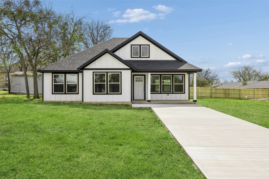 608 E South Street, Itasca, TX 76055