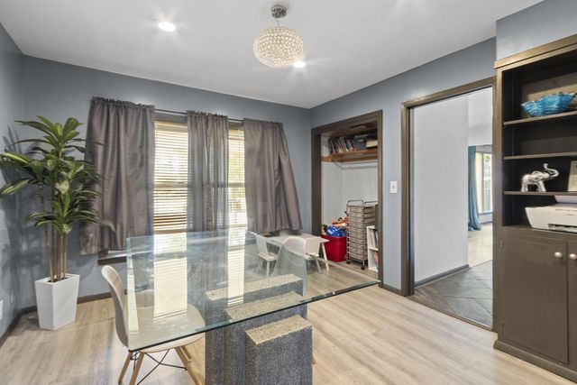 9625 W Metcalf PLACE, Milwaukee, WI 53222