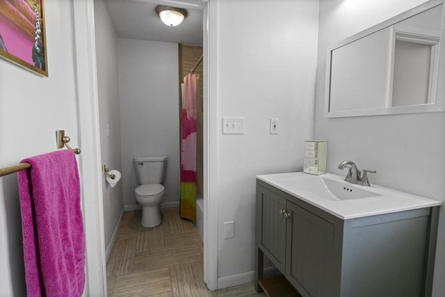 9625 W Metcalf PLACE, Milwaukee, WI 53222