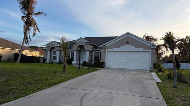 956 SW Del Rio Boulevard, Port St. Lucie, FL 34953