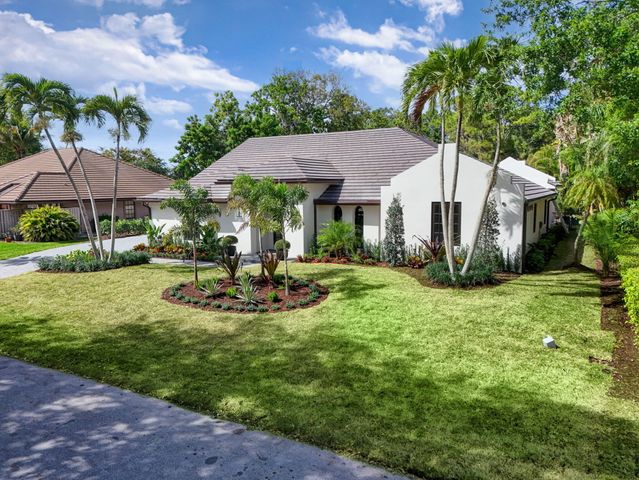 17 Carrick Road, Palm Beach Gardens, FL 33418