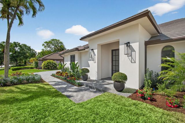 17 Carrick Road, Palm Beach Gardens, FL 33418