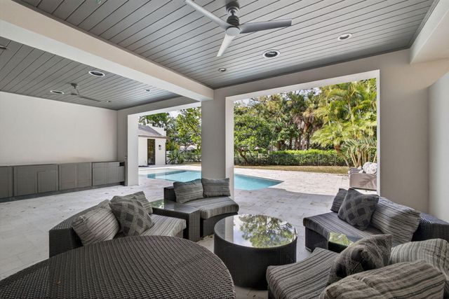 17 Carrick Road, Palm Beach Gardens, FL 33418