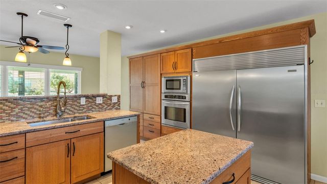 1203 BRANDON LAKES CIRCLE, Valrico, FL 33594