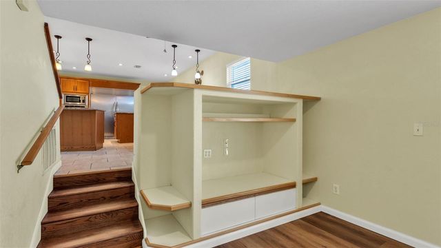 1203 BRANDON LAKES CIRCLE, Valrico, FL 33594