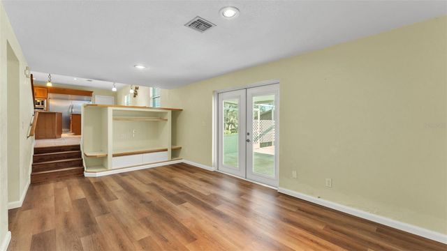 1203 BRANDON LAKES CIRCLE, Valrico, FL 33594