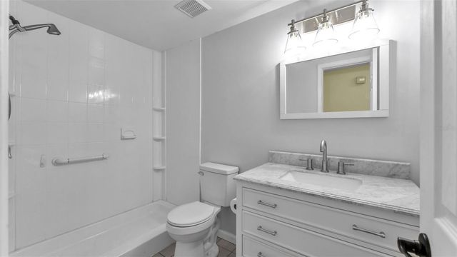 1203 BRANDON LAKES CIRCLE, Valrico, FL 33594