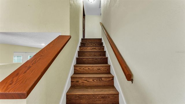 1203 BRANDON LAKES CIRCLE, Valrico, FL 33594