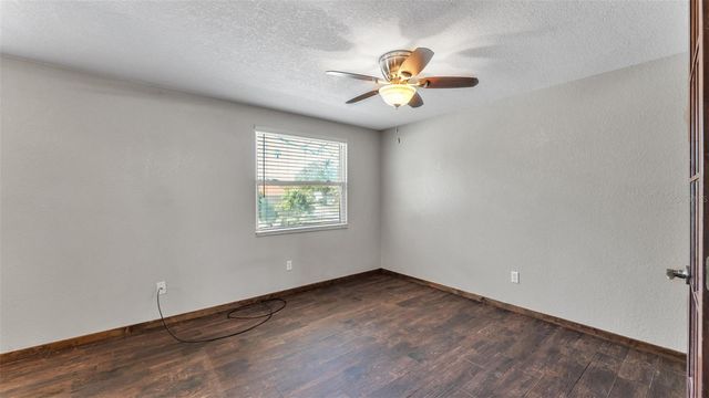 1203 BRANDON LAKES CIRCLE, Valrico, FL 33594