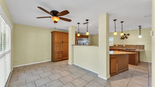 1203 BRANDON LAKES CIRCLE, Valrico, FL 33594