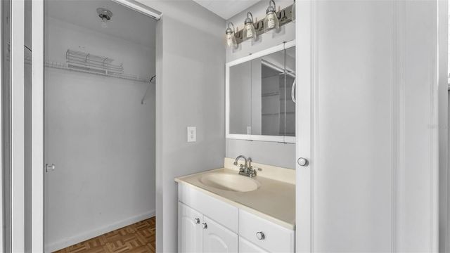 1203 BRANDON LAKES CIRCLE, Valrico, FL 33594