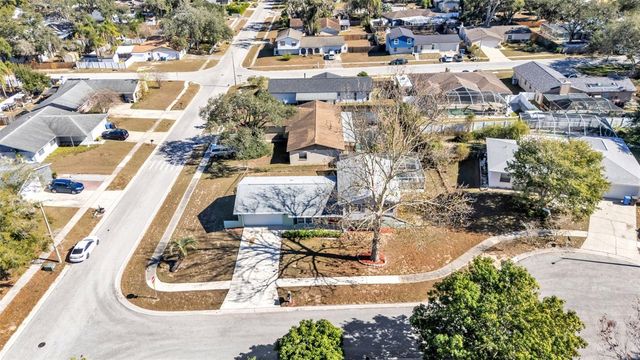1203 BRANDON LAKES CIRCLE, Valrico, FL 33594
