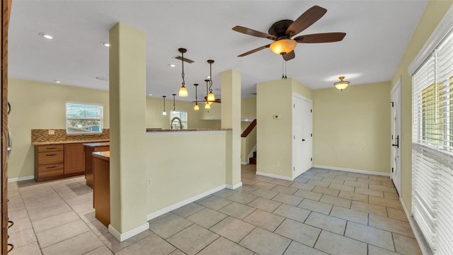 1203 BRANDON LAKES CIRCLE, Valrico, FL 33594