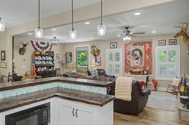 1505 Dark Hollow Rd, Lafayette, TN 37083