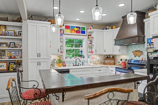 1505 Dark Hollow Rd, Lafayette, TN 37083
