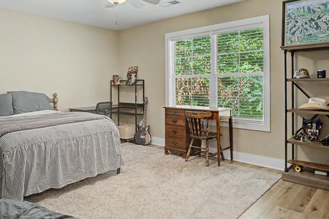 1505 Dark Hollow Rd, Lafayette, TN 37083