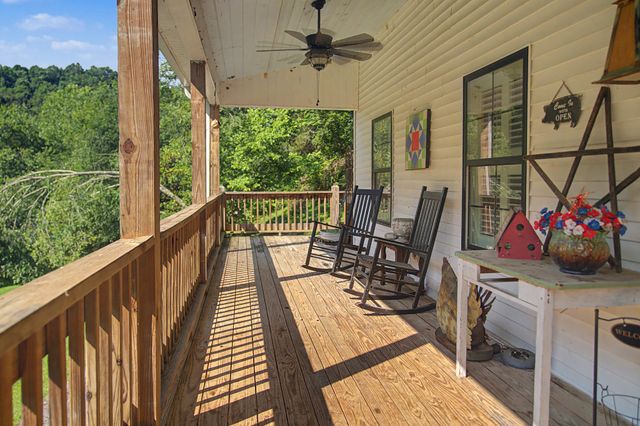 1505 Dark Hollow Rd, Lafayette, TN 37083