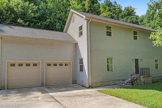 1505 Dark Hollow Rd, Lafayette, TN 37083