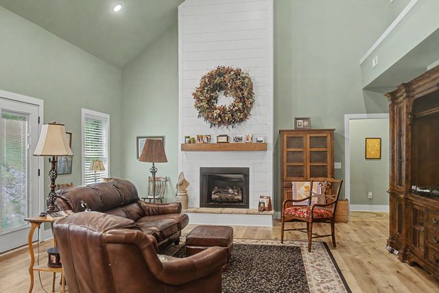 1505 Dark Hollow Rd, Lafayette, TN 37083