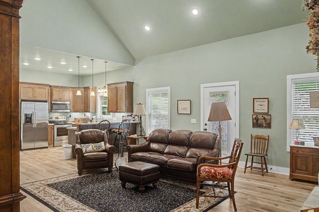 1505 Dark Hollow Rd, Lafayette, TN 37083