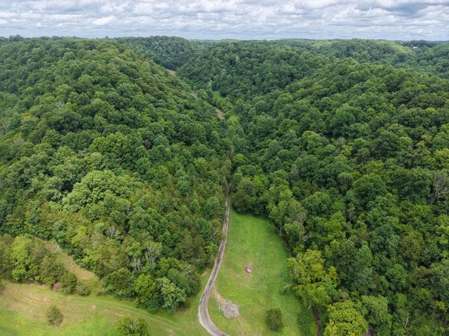 1505 Dark Hollow Rd, Lafayette, TN 37083