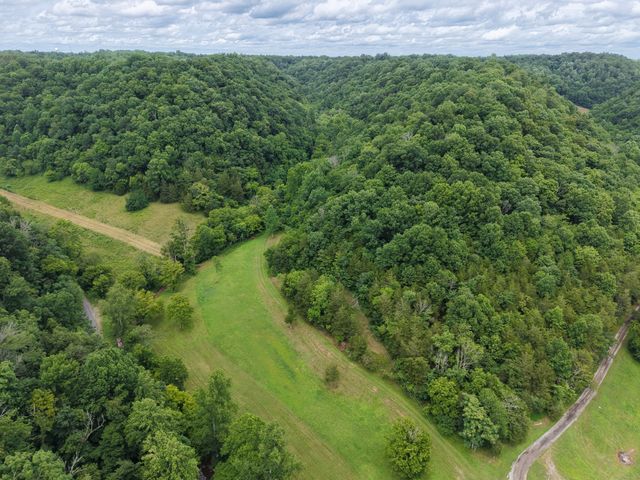 1505 Dark Hollow Rd, Lafayette, TN 37083