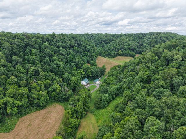 1505 Dark Hollow Rd, Lafayette, TN 37083
