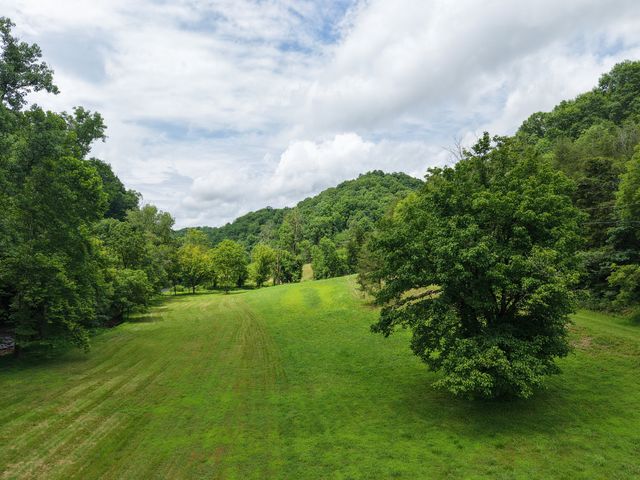 1505 Dark Hollow Rd, Lafayette, TN 37083