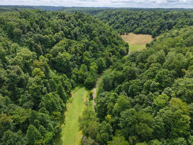 1505 Dark Hollow Rd, Lafayette, TN 37083