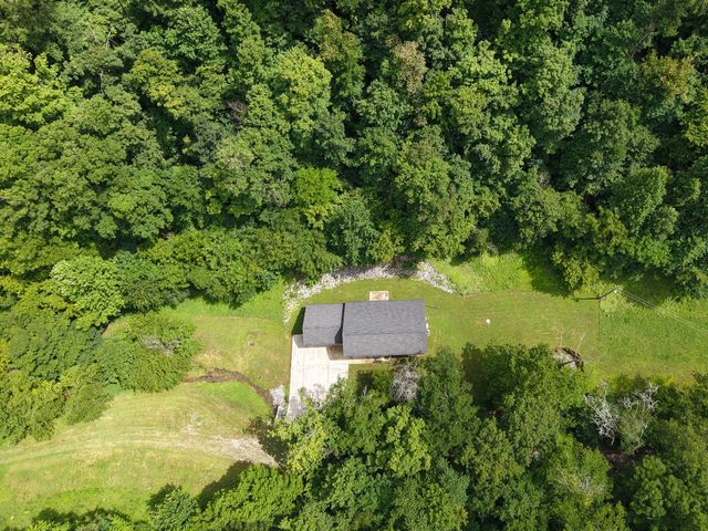 1505 Dark Hollow Rd, Lafayette, TN 37083