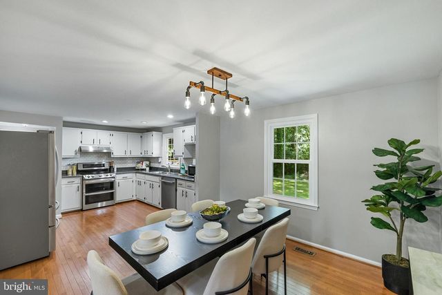 14564 WOODLAND RIDGE DR, Centreville, VA 20121