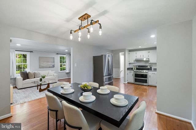 14564 WOODLAND RIDGE DR, Centreville, VA 20121