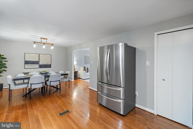 14564 WOODLAND RIDGE DR, Centreville, VA 20121