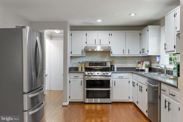 14564 WOODLAND RIDGE DR, Centreville, VA 20121