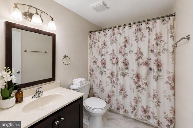 14564 WOODLAND RIDGE DR, Centreville, VA 20121