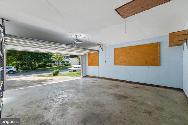 14564 WOODLAND RIDGE DR, Centreville, VA 20121